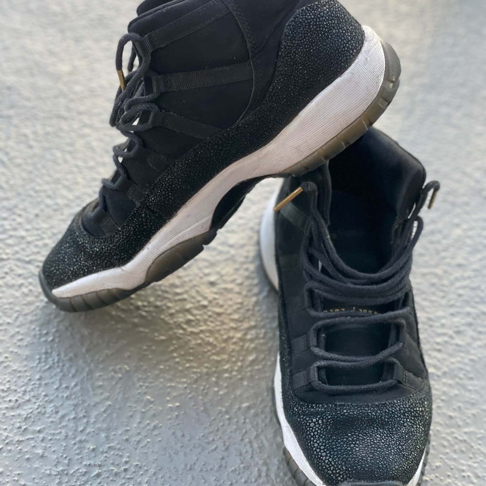 Jordan 11 Retro Heiress Black